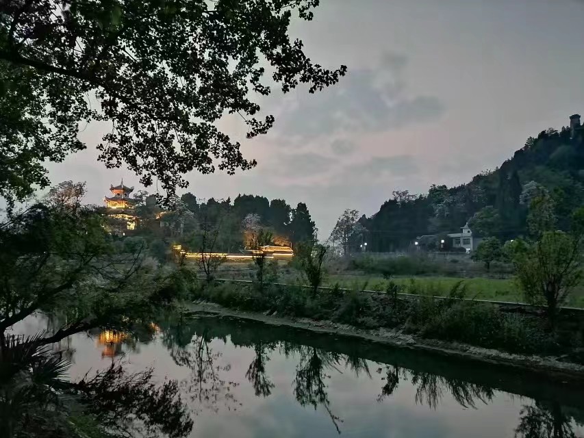 安龙小夜曲
